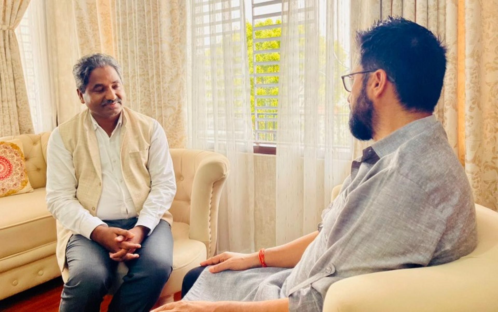 प्रभू साह र रवि लामिछानेबीच भेटवार्ता, सरकारले मधेसलाई प्राथमिकता दिने